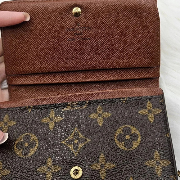 Louis  Vuitton Porte Monnaie Tresor Zipper Wallet - Picture 9 of 15